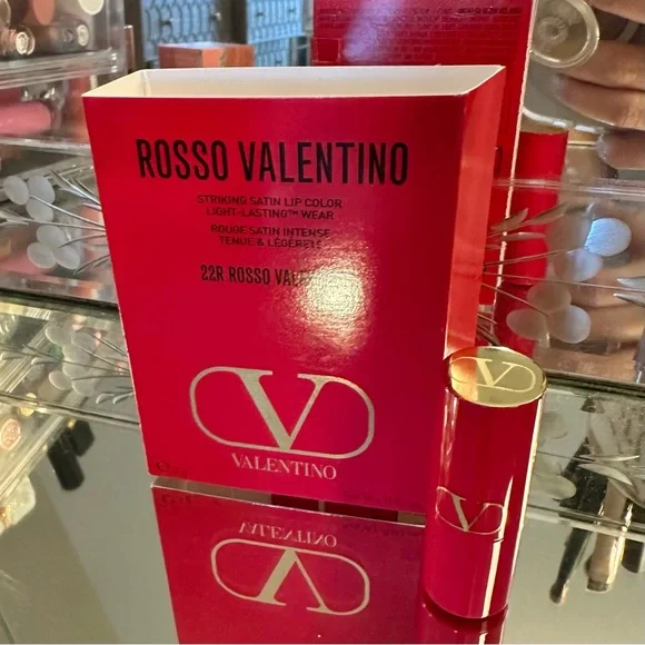 2/$12 * New Valentino 22R Lipstick Mini - Picture 5 of 6